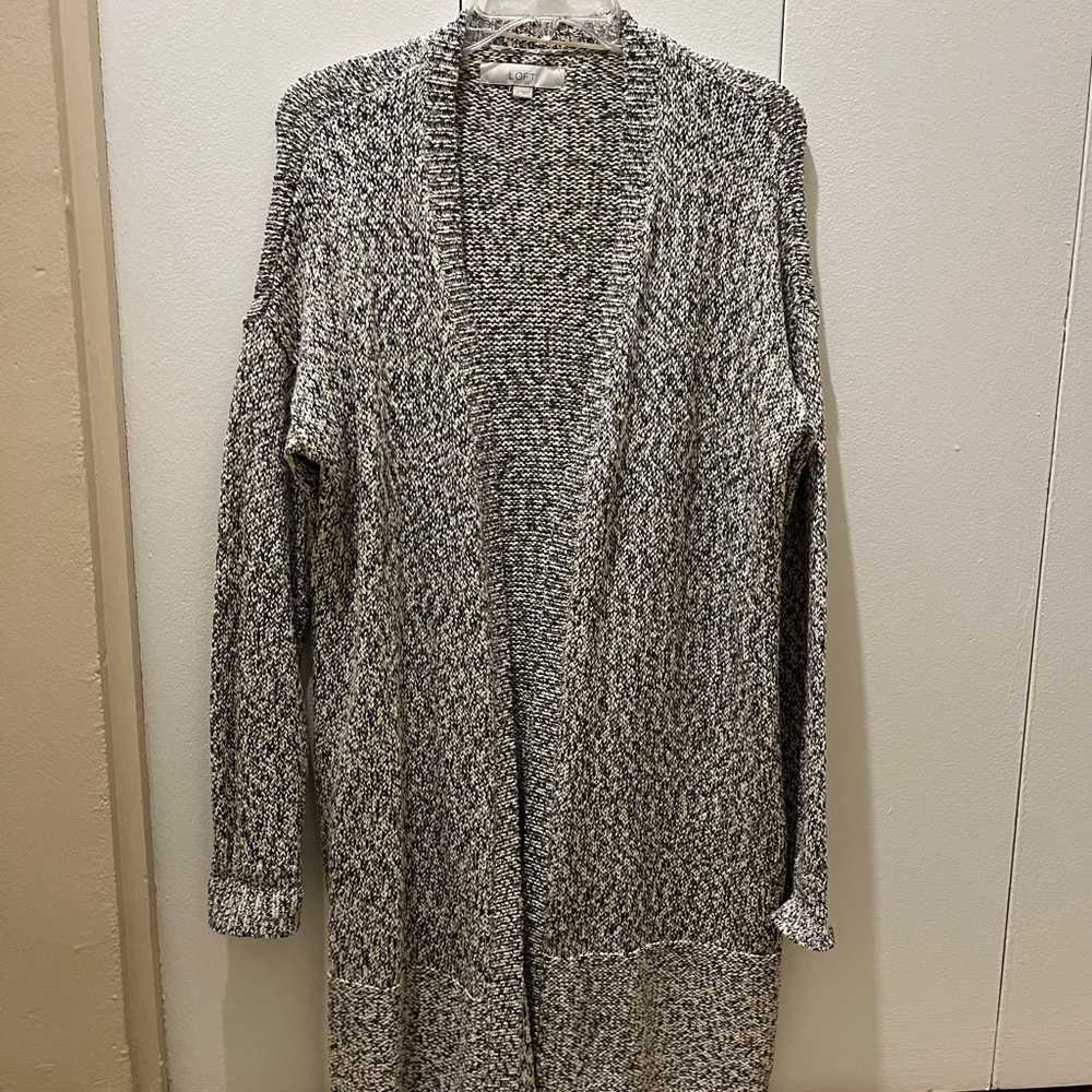 Loft : Mid Weight 3/4 length cardigan :VERY Gently Worn 2-3X : marked yarn